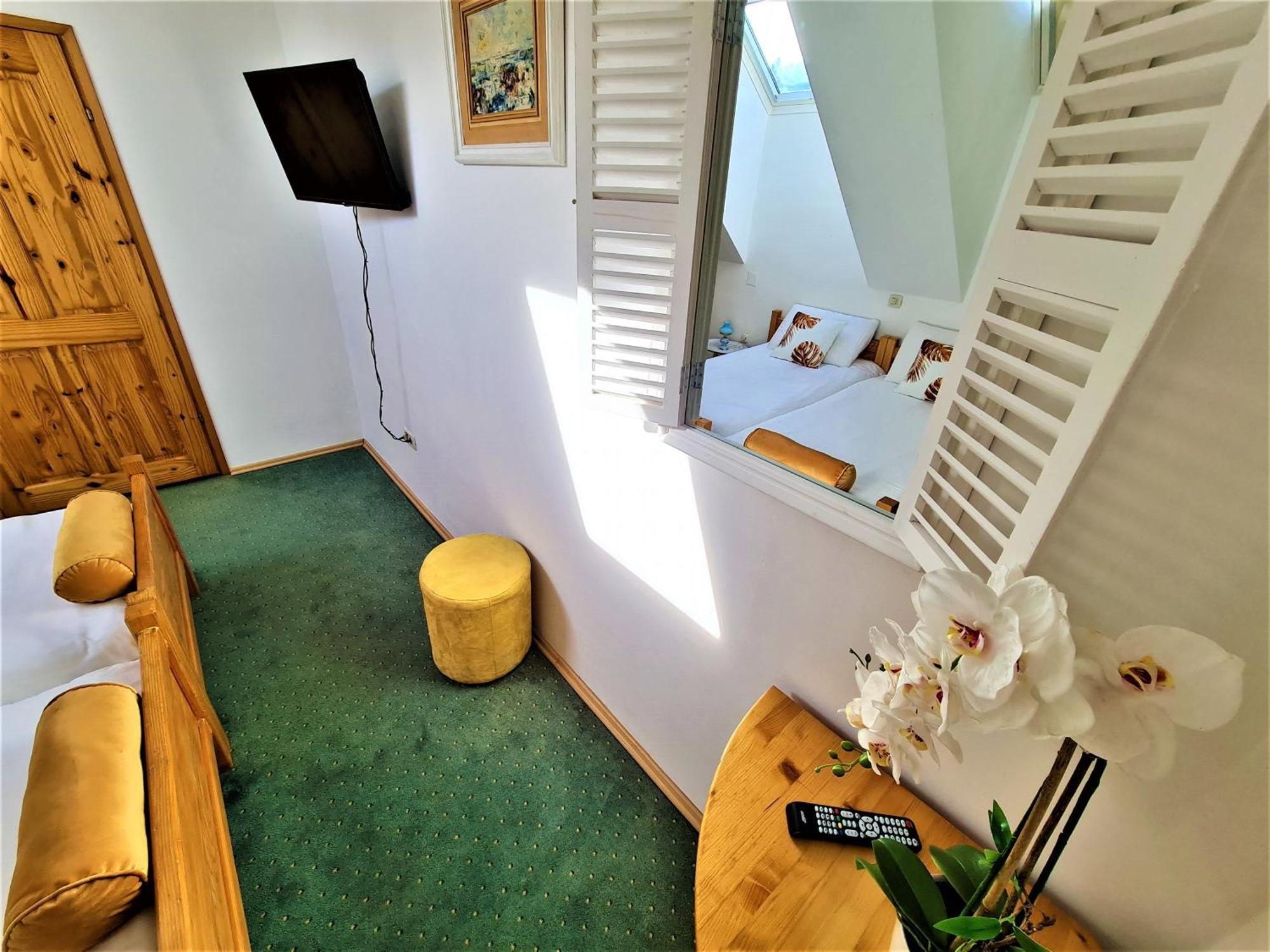 Sobe "Ela" Bed and Breakfast Fužine Værelse billede